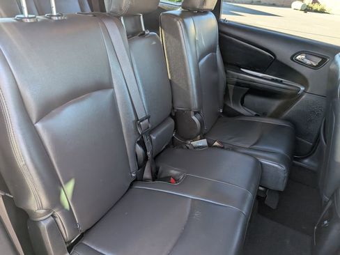 Used 2020 Dodge Journey SE image 13