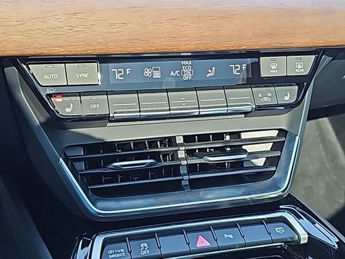 Used 2023 Audi e-tron GT Premium Plus image 6