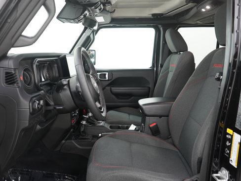 Used 2025 Jeep Wrangler Unlimited Rubicon w/ Convenience Group AWD/4WD image 21
