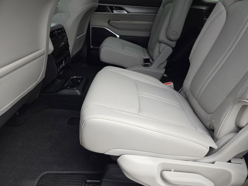 New 2026 Jeep Grand Wagoneer Limited AWD/4WD image 21