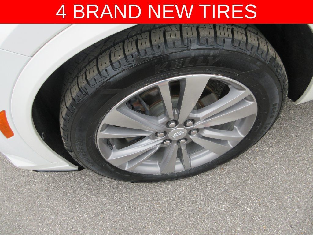 Certified 2022 Cadillac XT6 Premium Luxury w/ LPO, Floor Liner Package AWD/4WD image 3