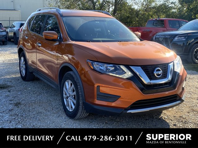 Used 2017 Nissan Rogue SV AWD/4WD image 1