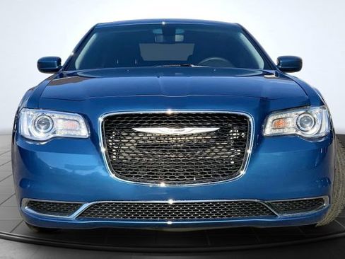 Used 2023 Chrysler 300 Touring RWD image 3
