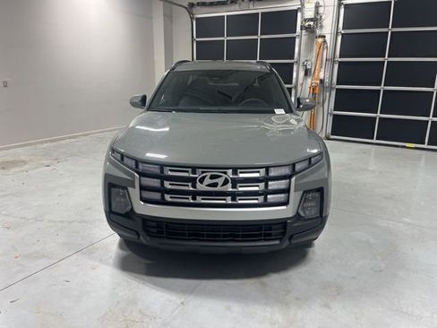 Used 2025 Hyundai Santa Cruz SEL FWD image 2