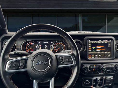 Used 2021 Jeep Wrangler Unlimited Sahara image 3