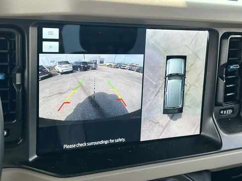 Used 2023 Ford Bronco Wildtrak image 27