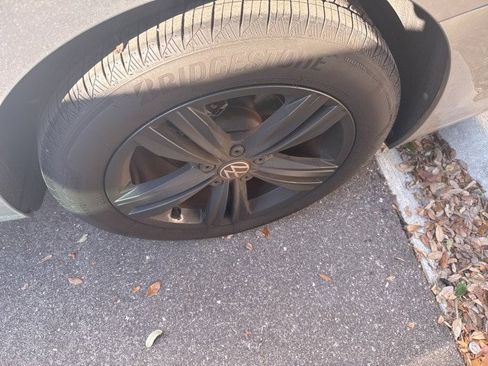 Used 2023 Volkswagen Jetta SE w/ Panoramic Sunroof Package image 7