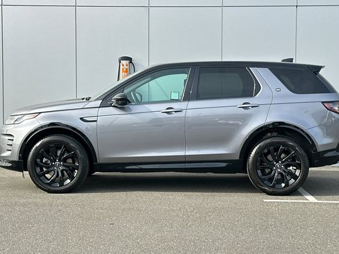 Certified 2025 Land Rover Discovery Sport Dynamic SE image 2
