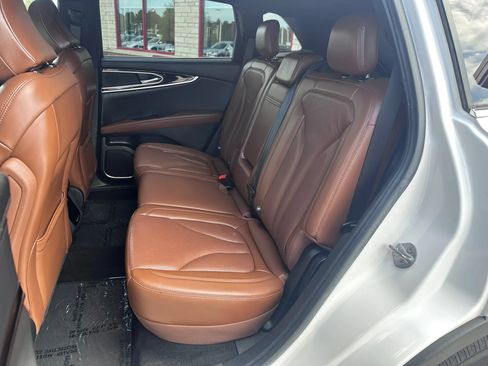 Used 2022 Lincoln Nautilus Reserve FWD image 12