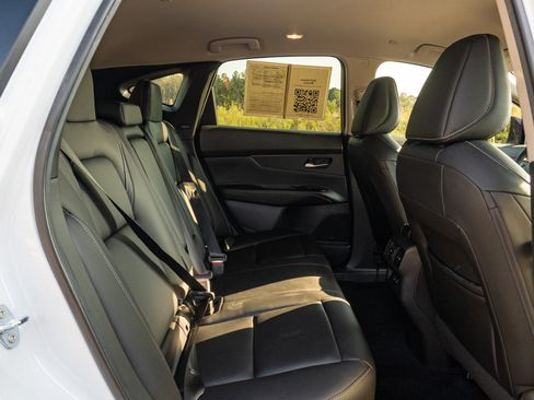 Used 2025 Nissan Murano SV AWD/4WD image 18