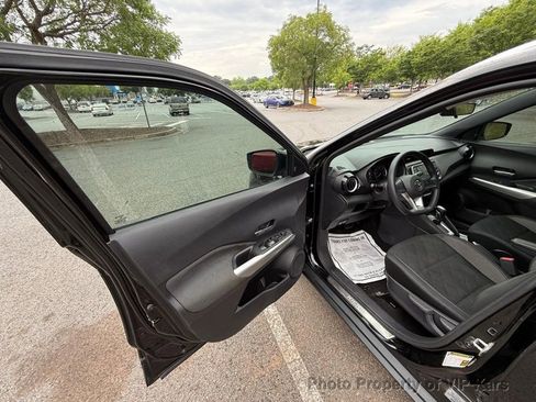 Used 2020 Nissan Kicks SV FWD image 11