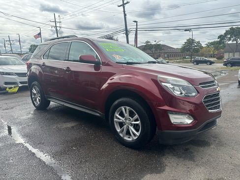 Used 2017 Chevrolet Equinox LT w/ Convenience Package image 9