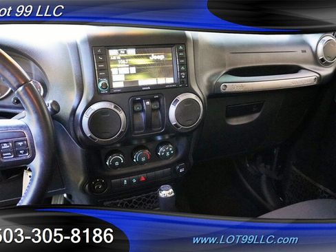 Used 2017 Jeep Wrangler Sport AWD/4WD image 13
