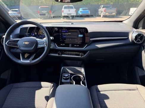 Used 2026 Chevrolet Equinox LT FWD image 19