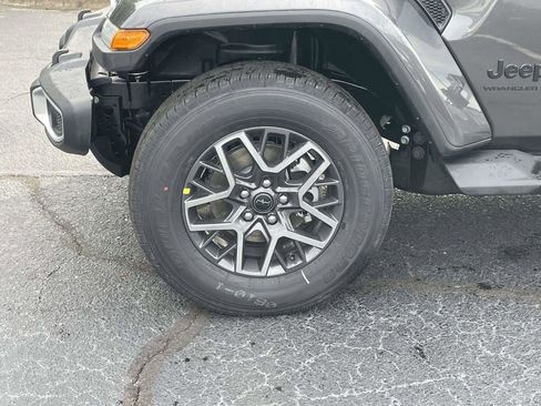 New 2026 Jeep Wrangler Unlimited Sahara AWD/4WD image 37