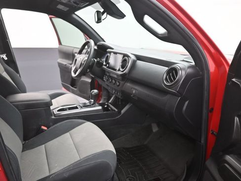 Used 2023 Toyota Tacoma TRD Off-Road w/ Technology Package AWD/4WD image 24