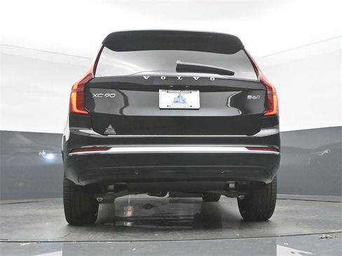 New 2026 Volvo XC90 B6 Plus w/ Protection Package Premier image 44