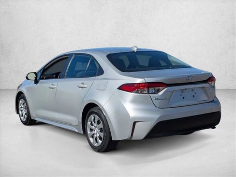 Used 2023 Toyota Corolla LE image 7