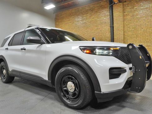 Used 2020 Ford Explorer Police AWD Red/Blue Lightbar a image 6