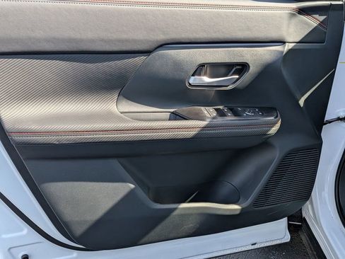 New 2026 Nissan Kicks SR w/ Cold Weather Package image 11