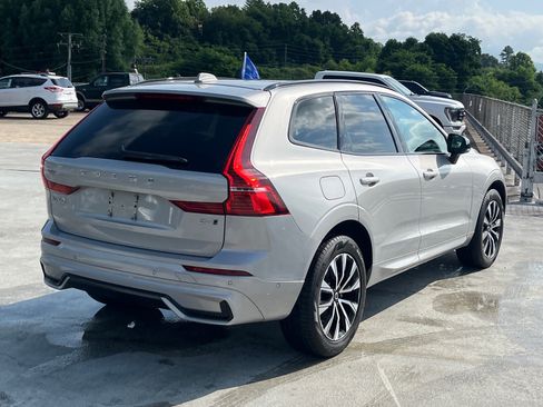 Used 2024 Volvo XC60 B5 Plus AWD/4WD image 3