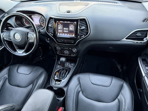 Used 2019 Jeep Cherokee Limited image 30