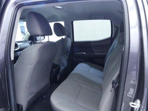 Used 2022 Toyota Tacoma SR5 AWD/4WD image 19