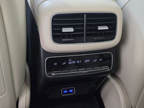 New 2026 Mercedes-Benz GLS 450 4MATIC image 18