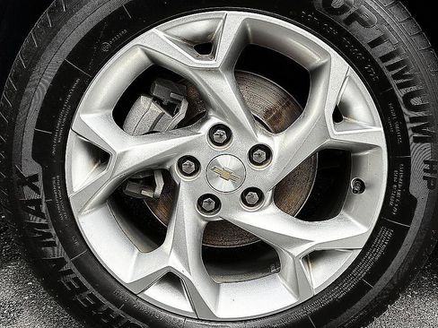 Used 2024 Chevrolet Trax LS w/ LS Convenience Package FWD image 8
