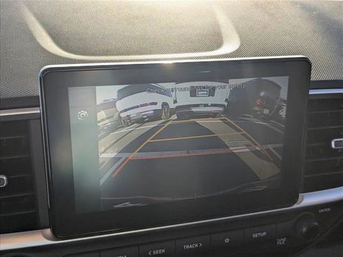 New 2025 Hyundai Venue SE image 12