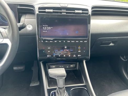 Certified 2024 Hyundai Tucson SEL w/ Convenience Package FWD image 19