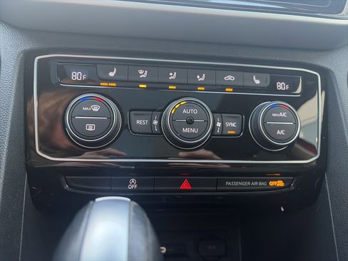 Used 2023 Volkswagen Atlas SE image 44