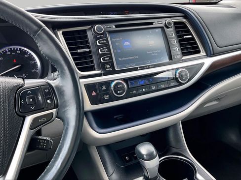 Used 2016 Toyota Highlander Limited Platinum FWD image 6