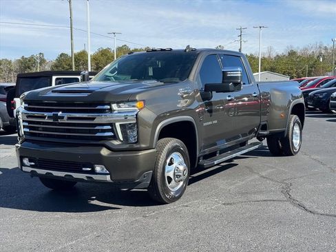 Used 2022 Chevrolet Silverado 3500 High Country w/ Safety Package II image 7