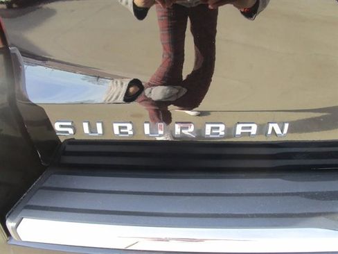 Used 2017 Chevrolet Suburban Premier image 42