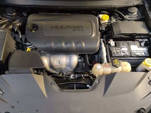 Used 2019 Jeep Cherokee Limited FWD image 30