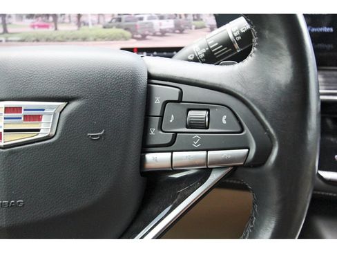 Used 2021 Cadillac Escalade Premium Luxury w/ LPO, Illumination Package RWD image 17