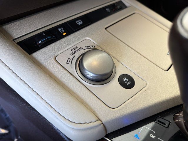 Used 2016 Lexus ES 350 w/ Luxury Package w/Wood Trim FWD image 30
