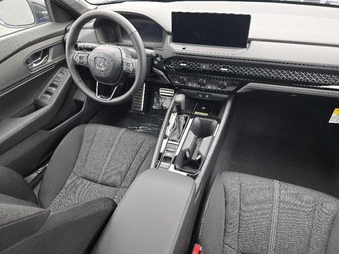 Used 2025 Honda Accord Sport image 24
