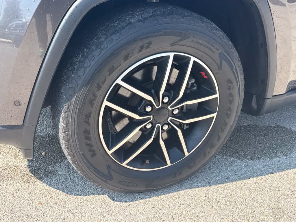 Used 2019 Jeep Grand Cherokee Trailhawk AWD/4WD image 9