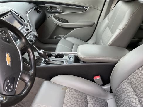 Used 2014 Chevrolet Impala LT w/ Convenience Package image 26