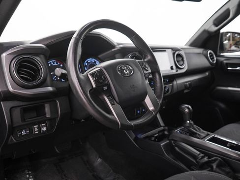 Used 2017 Toyota Tacoma TRD Sport w/ Premium & Technology Package AWD/4WD image 24