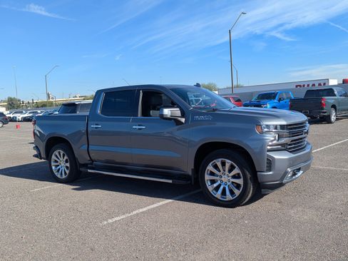 Used 2021 Chevrolet Silverado 1500 High Country w/ Technology Package image 6