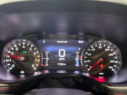 Used 2025 Jeep Compass Trailhawk AWD/4WD image 7