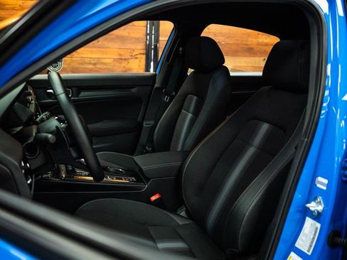 Used 2025 Honda Civic Sport image 9