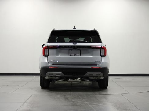 New 2026 Ford Explorer Active w/ Active Comfort Package image 5