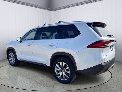 Used 2024 Toyota Grand Highlander Limited AWD/4WD image 10