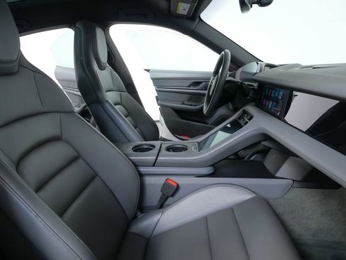 Certified 2022 Porsche Taycan 4S image 21