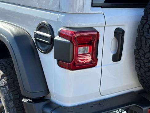 New 2025 Jeep Wrangler Unlimited Rubicon w/ Technology Group AWD/4WD image 16