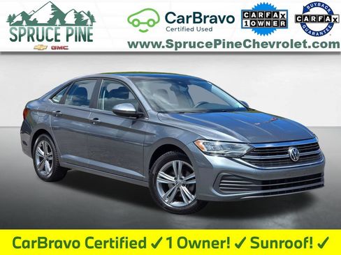 Used 2024 Volkswagen Jetta SE FWD image 1